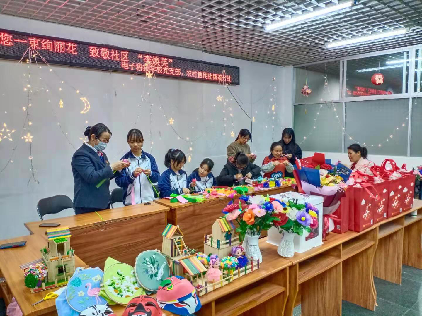 三八婦女節(jié)，將最美的鮮花送給“媽媽”！