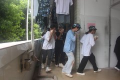 軍訓進行時——消防演練，筑牢校園安全防線