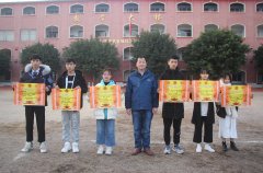 舞動青春綻放精彩——梧州電子科技學(xué)校舉行元旦文藝晚會頒獎儀式